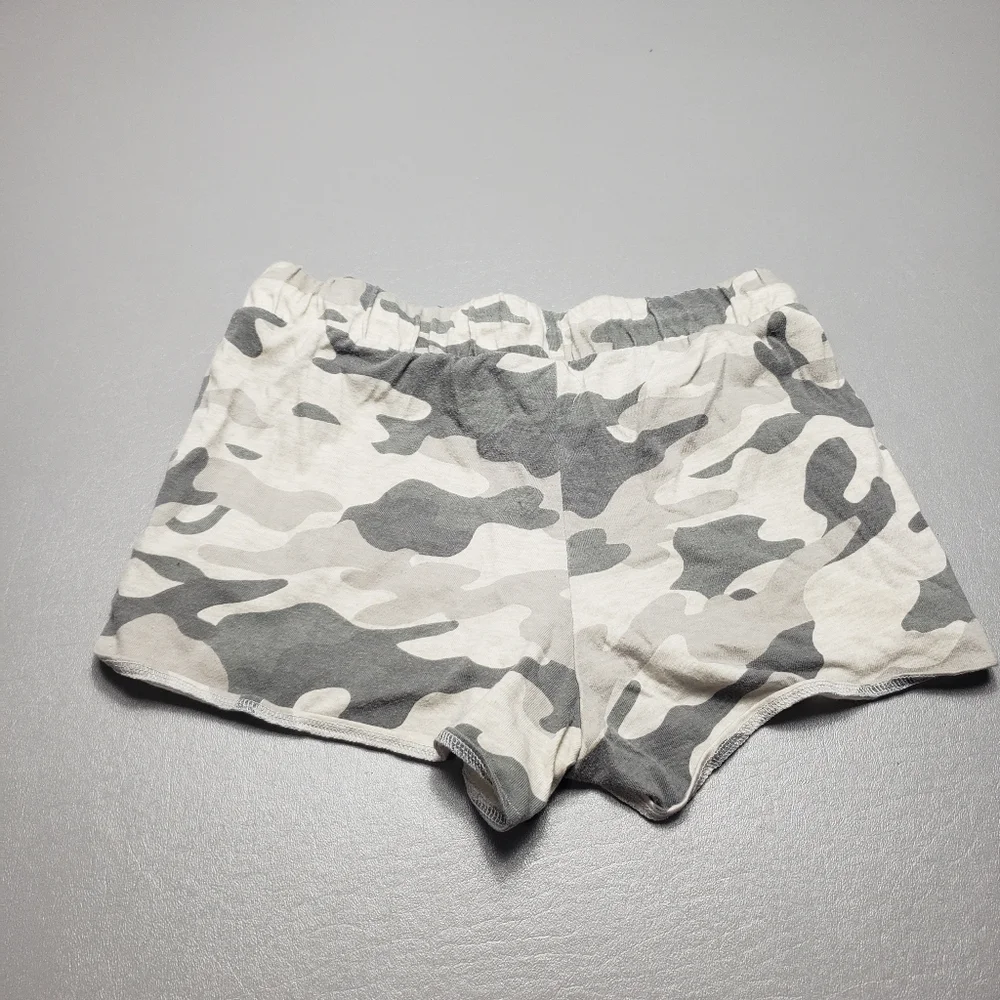 old navy girls size large 10-12 camo shorts
